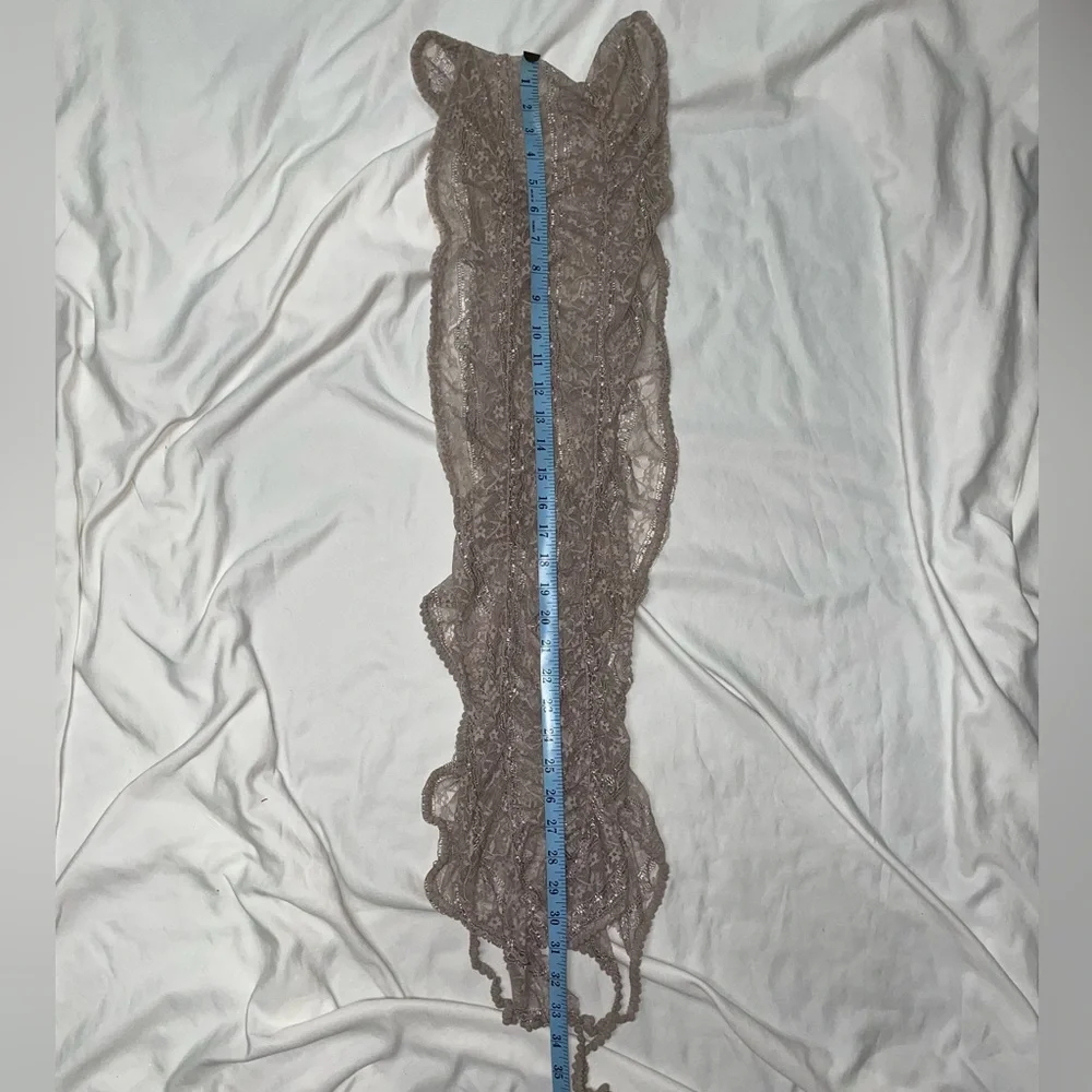 Gray Lace‎ Scrunch Accent Scarf